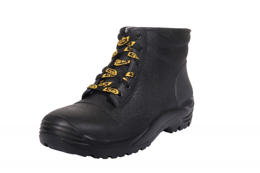 BOTIN L39 TRAKTOR 604 IMPERMEABLE NEGRO TALLE 42