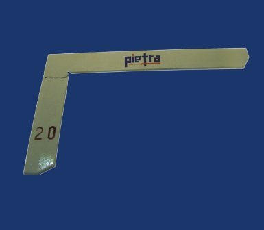 ESCUADRA ALBAÑIL HIERRO 40CM PIETRA
